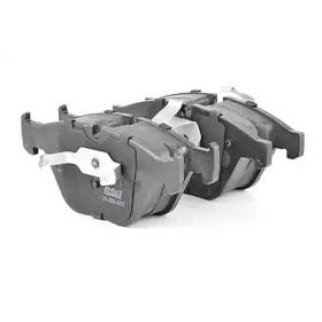 Колодки тормозные передние к-кт BSG BSG 15-200-015 фото 1