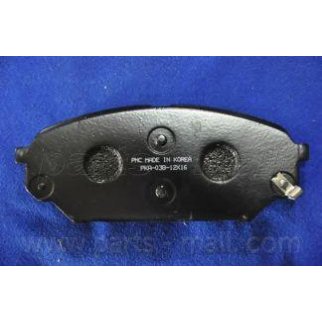 Колодки тормозные передние к-кт PARTS-MALL PKA-038 фото