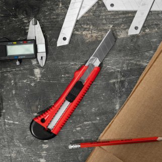 Нож, 18 мм, выдвижное лезвие, металлическая направляющая MATRIX 78918 MATRIX 78918 фото 1