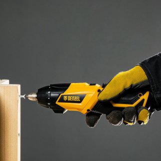 Отвертка аккумуляторная CSL-3,6-01, 3,6В, 1,3Ач, с аксессуарами Denzel фото 1