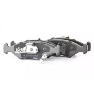 Колодки тормозные передние к-кт BSG BSG 40-200-042 фото 1