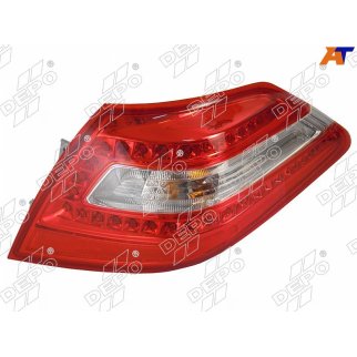 Фонарь задний правый Nissan Teana 09> фото