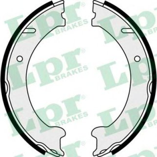 Колодки тормозные барабанные задн VOLVO: C70 кабрио 98-05, C70 купе 97-02, S70 97-00, V70 I универсал 97-00 фото