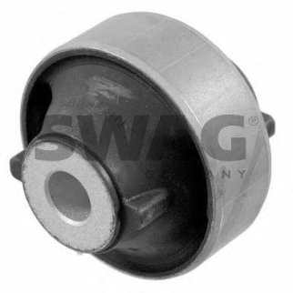 Сайлентблок передний подвески SWAG 82 92 2867 фото