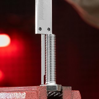 MATRIX 316315 Штангенциркуль 150мм деления 0.02мм с глубиномером фото 1